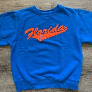 Women’s Florida gators sweatshirt size M. Gently used, in good condition.